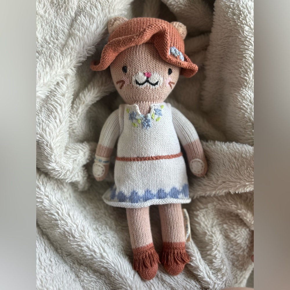 Cuddle & Kind Chelsea Cat Plush Regular 20" Handmade Knit Peru